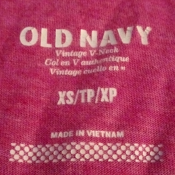 Free* Old Navy 'Vintage V-Neck' XS Like New - Picture 2 of 2